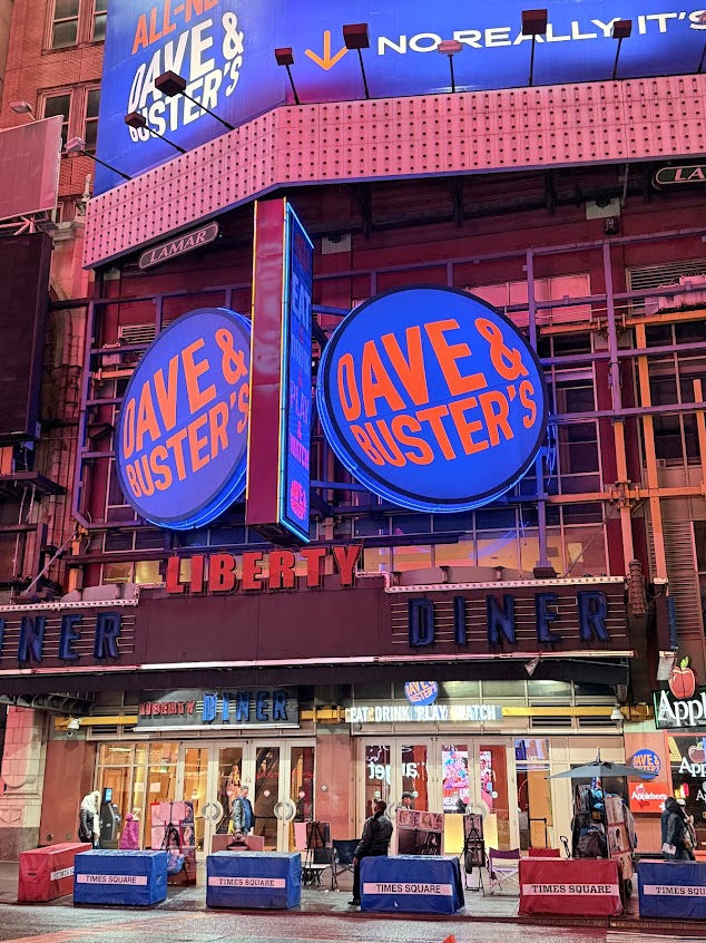 Dave & Buster's Restaurant – Best Sports Bar and Arcade Games in Times ...